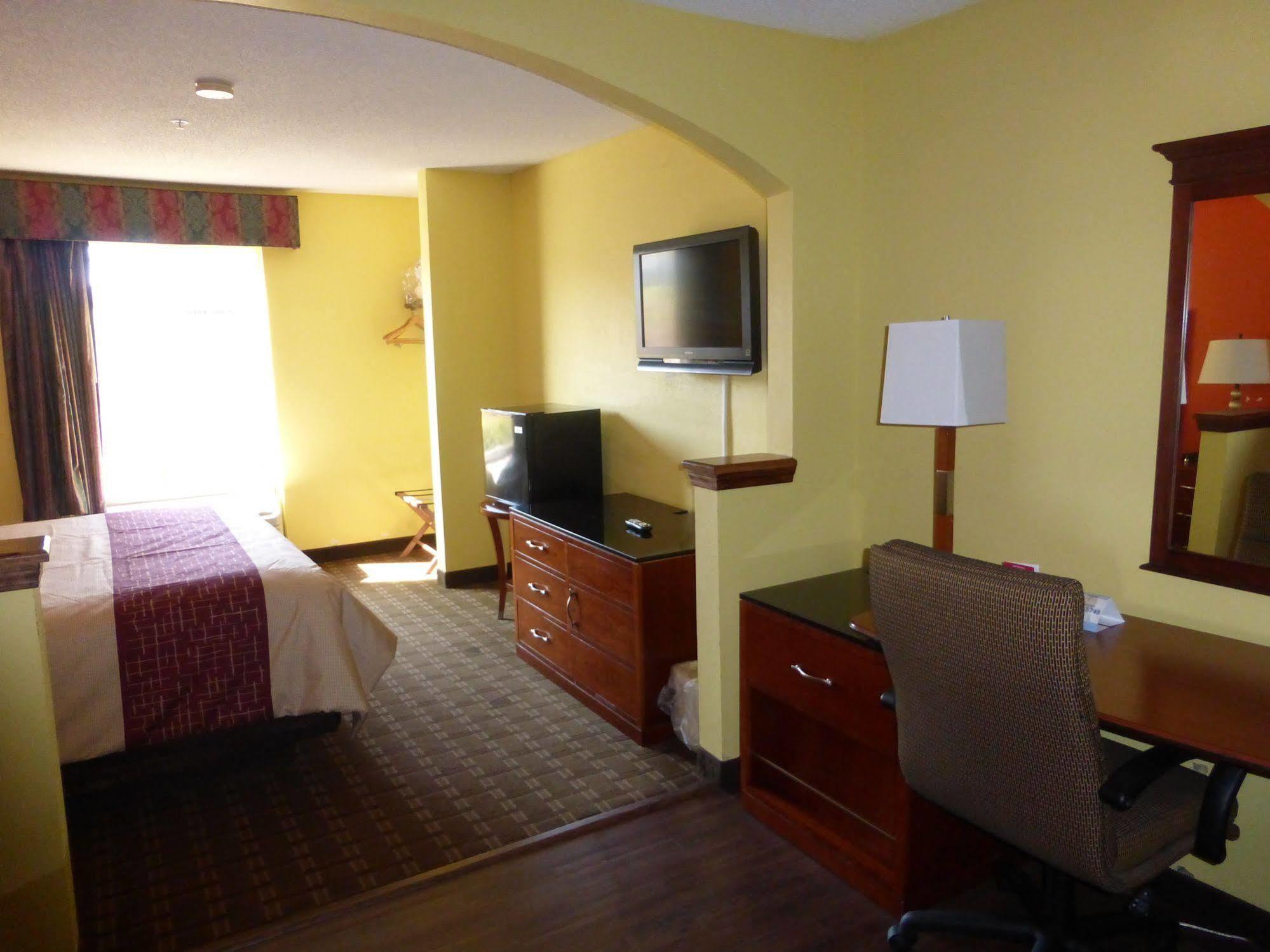 Red Roof Inn & Suites Madison, Ga Buitenkant foto